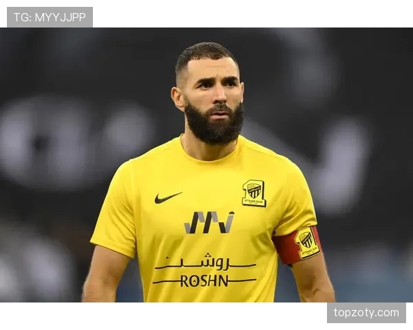 本泽马落选法国队：战术角色冲突与年龄限制的双重困境