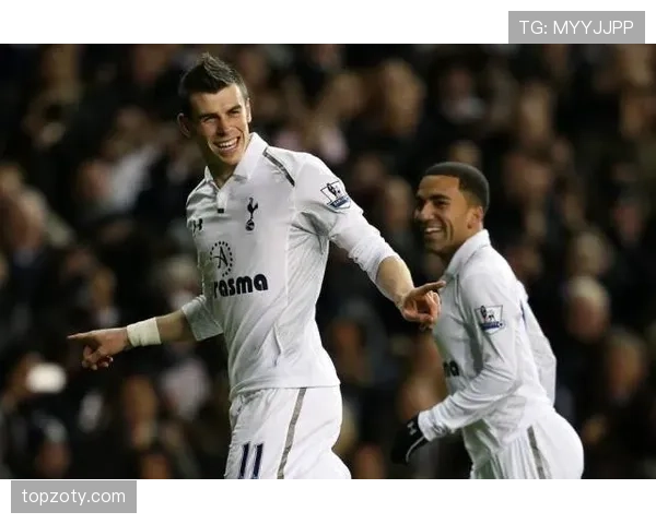 内马尔与伊布高位组织时进攻路径为何趋于分散？